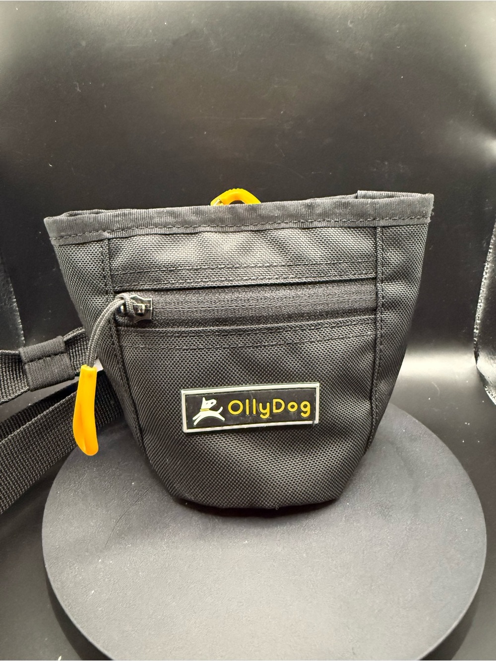 OllyDog Black Dog Treat Pouch Belt Bag Magnetic Close